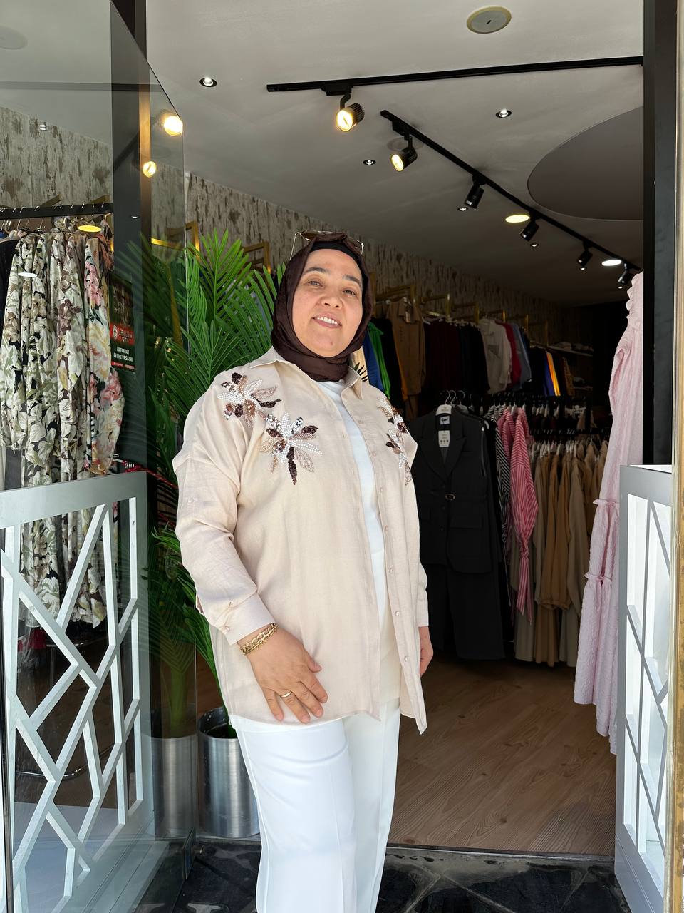 DESENLİ KETEN GÖMLEK -KREM