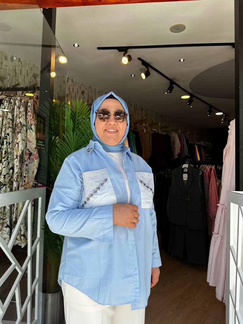 TAŞLI KETEN GÖMLEK - MAVİ