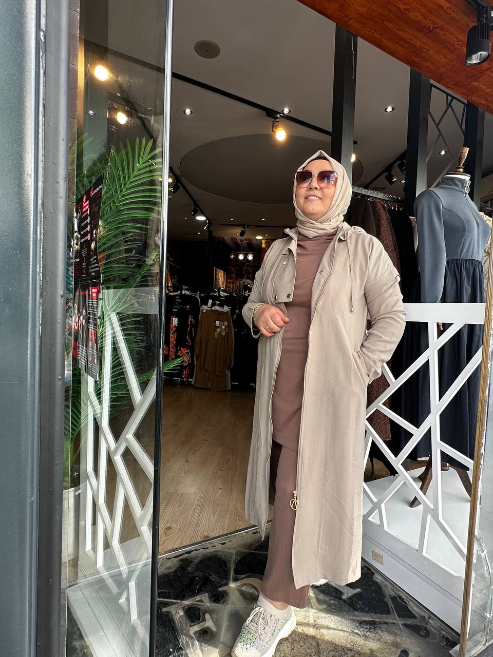 GOLD DETAYLI FERMUARLI KAP-BEJ