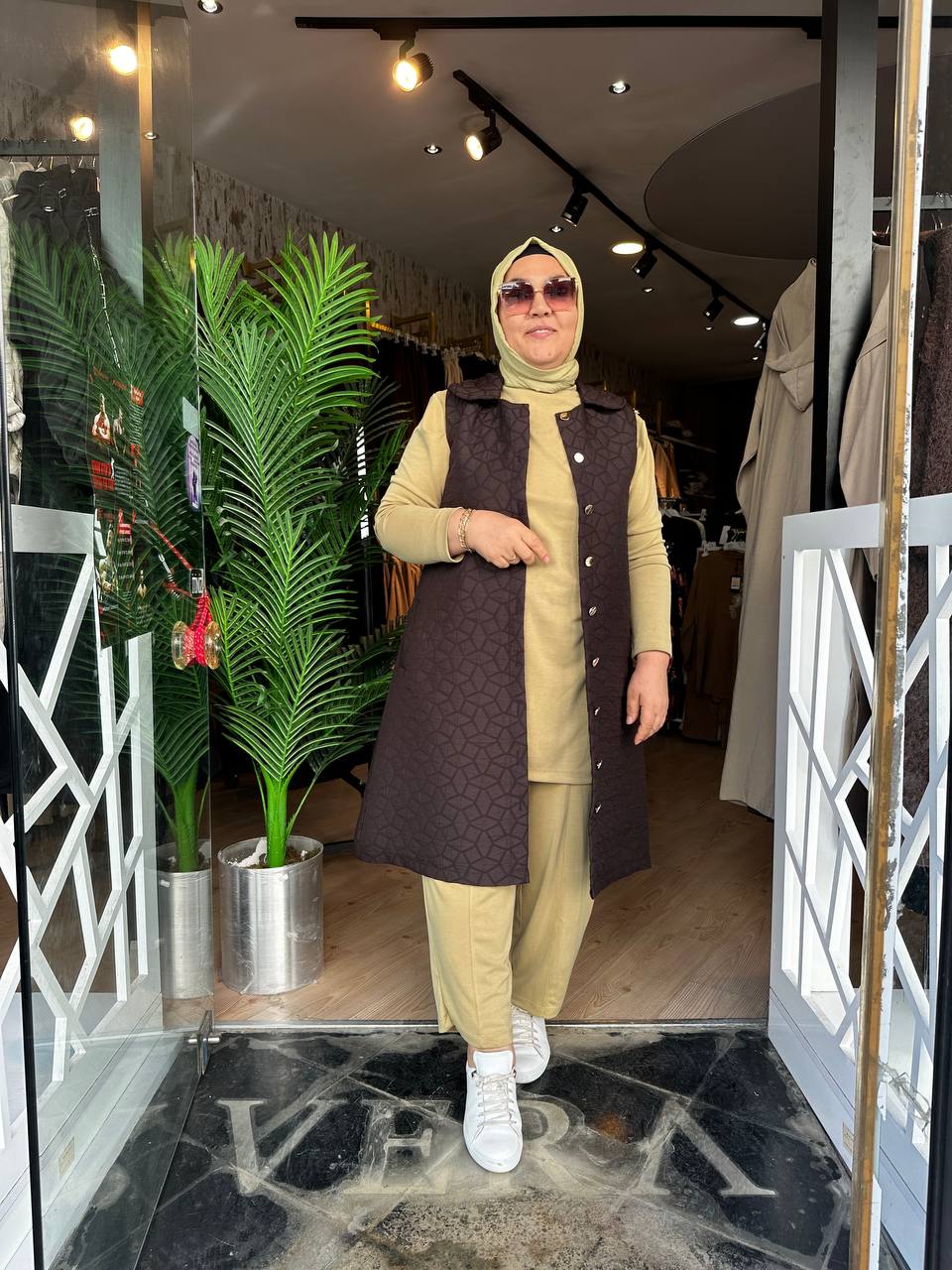 KAPİTONE YELEK-ACI KAHVE